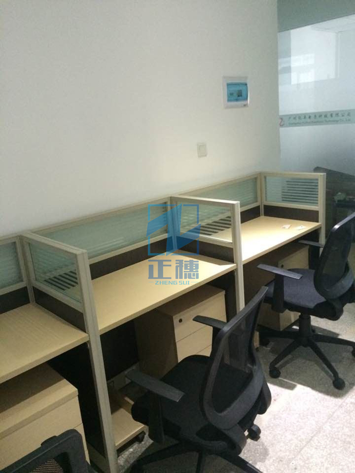 廣州正穗財(cái)稅咨詢注冊(cè)代理辦公室一角